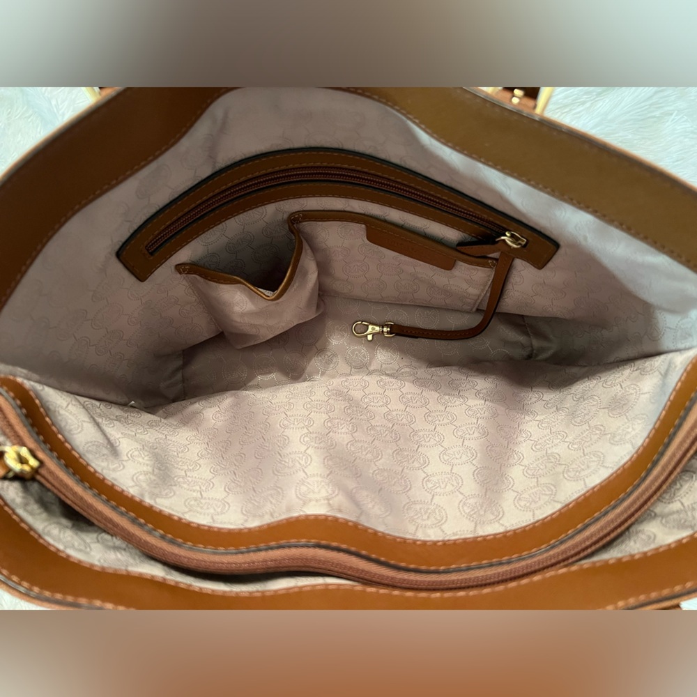 Michael Kors Jet Set Multi-Function Pocket Tote Handbag - LIKE NEW CONDITION!!! - Picture 12 of 15